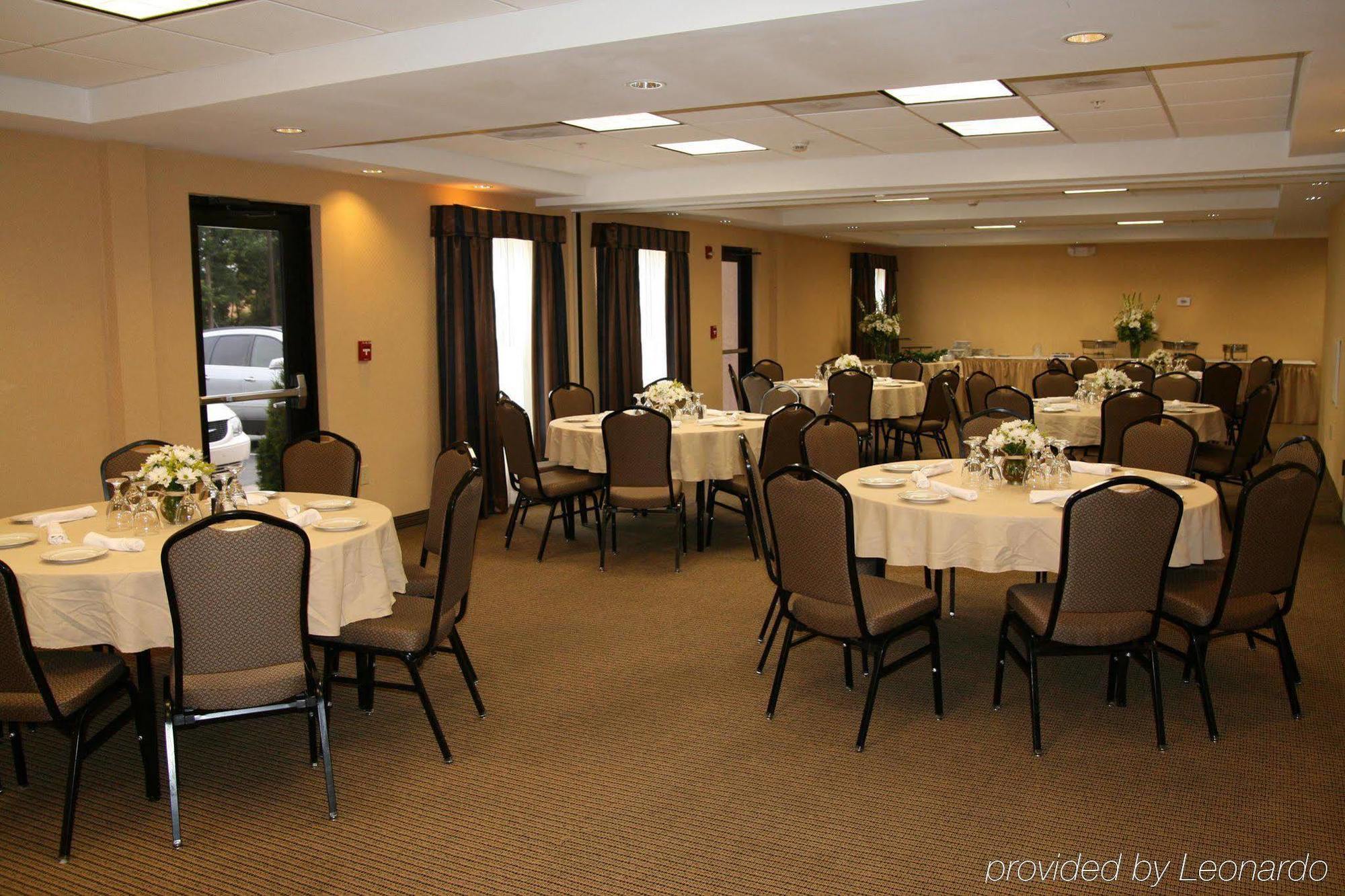 Hampton Inn Charlotte Monroe Restaurant photo